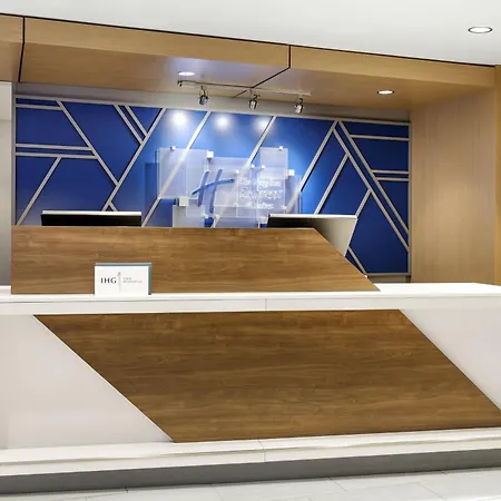 Holiday Inn Express & Suites Hawthorne - Elmsford North By Ihg